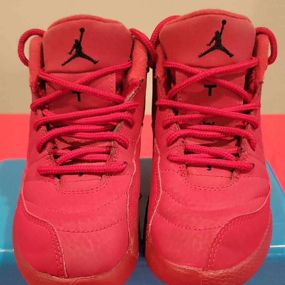 Air Jordan 12 Retro "Gym Red" Kid Sneaker